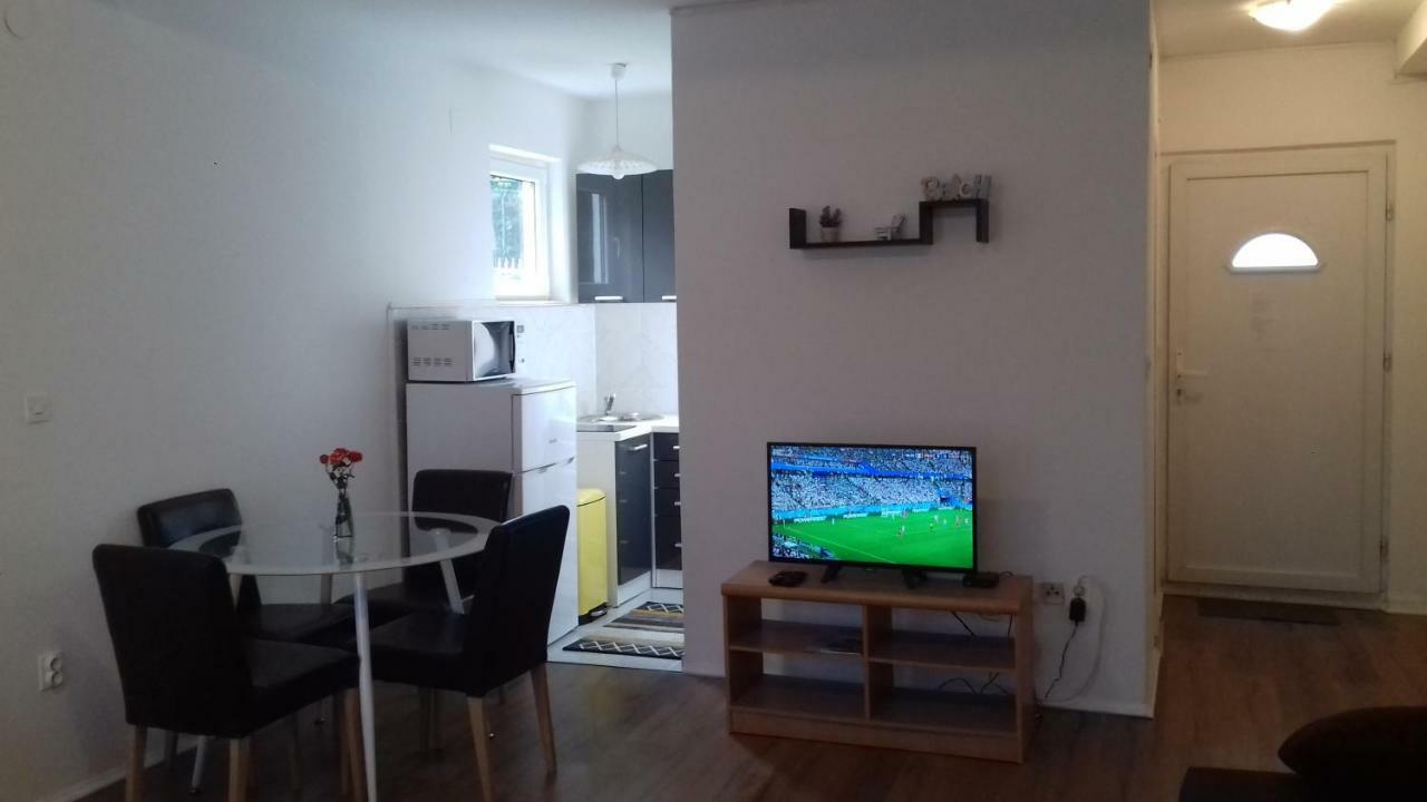 Bluebay Studio Apartment 米利尼 外观 照片