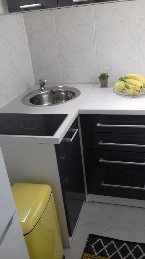 Bluebay Studio Apartment 米利尼 外观 照片